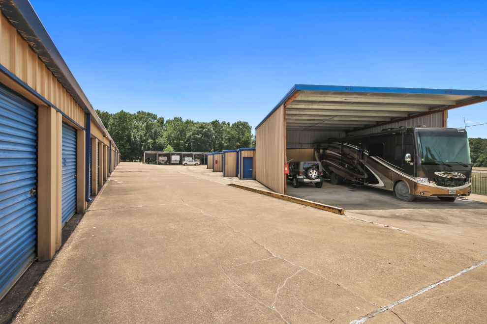 FreeUp Storage Huntsville - Parking